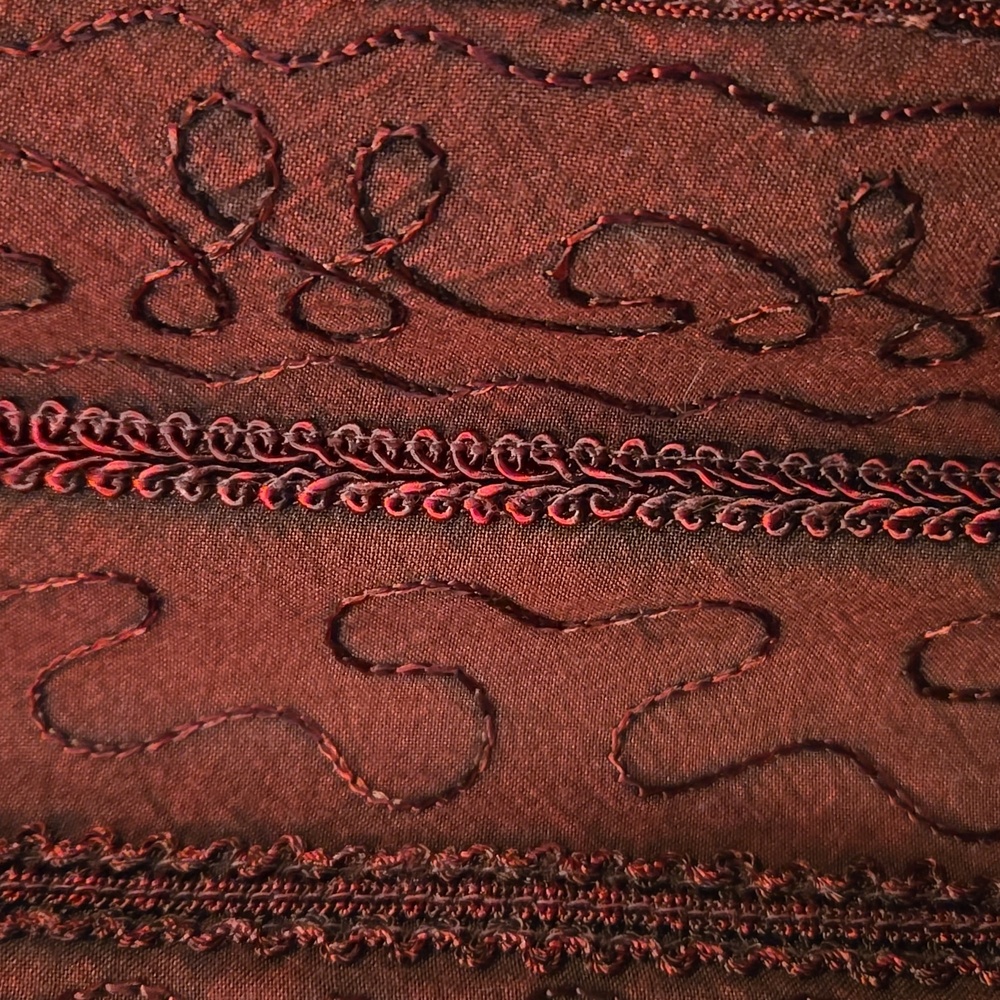 Embroidered Burgundy Button-Down Women's Top, 2x? - Picture 2 of 8